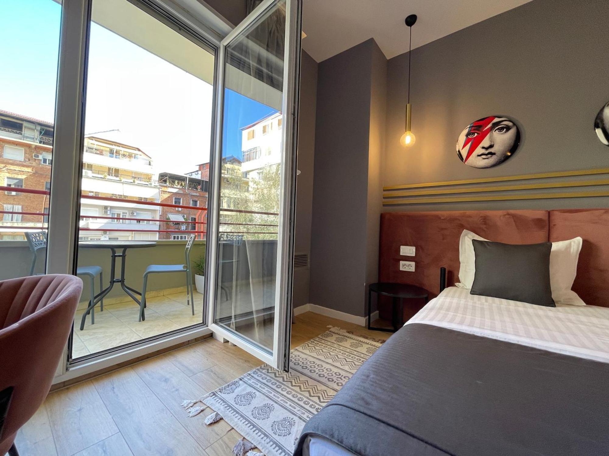 Retreat Aparthotel Tirana