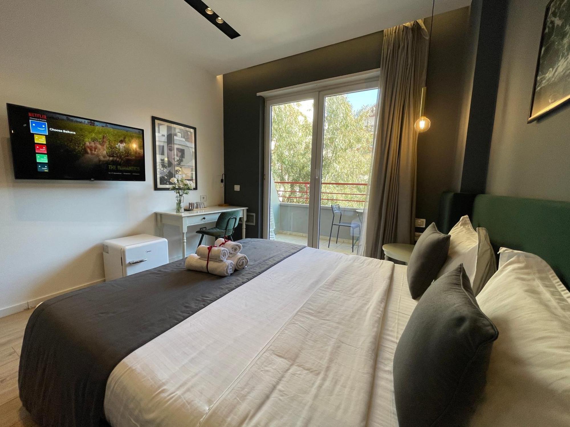 Retreat Aparthotel *