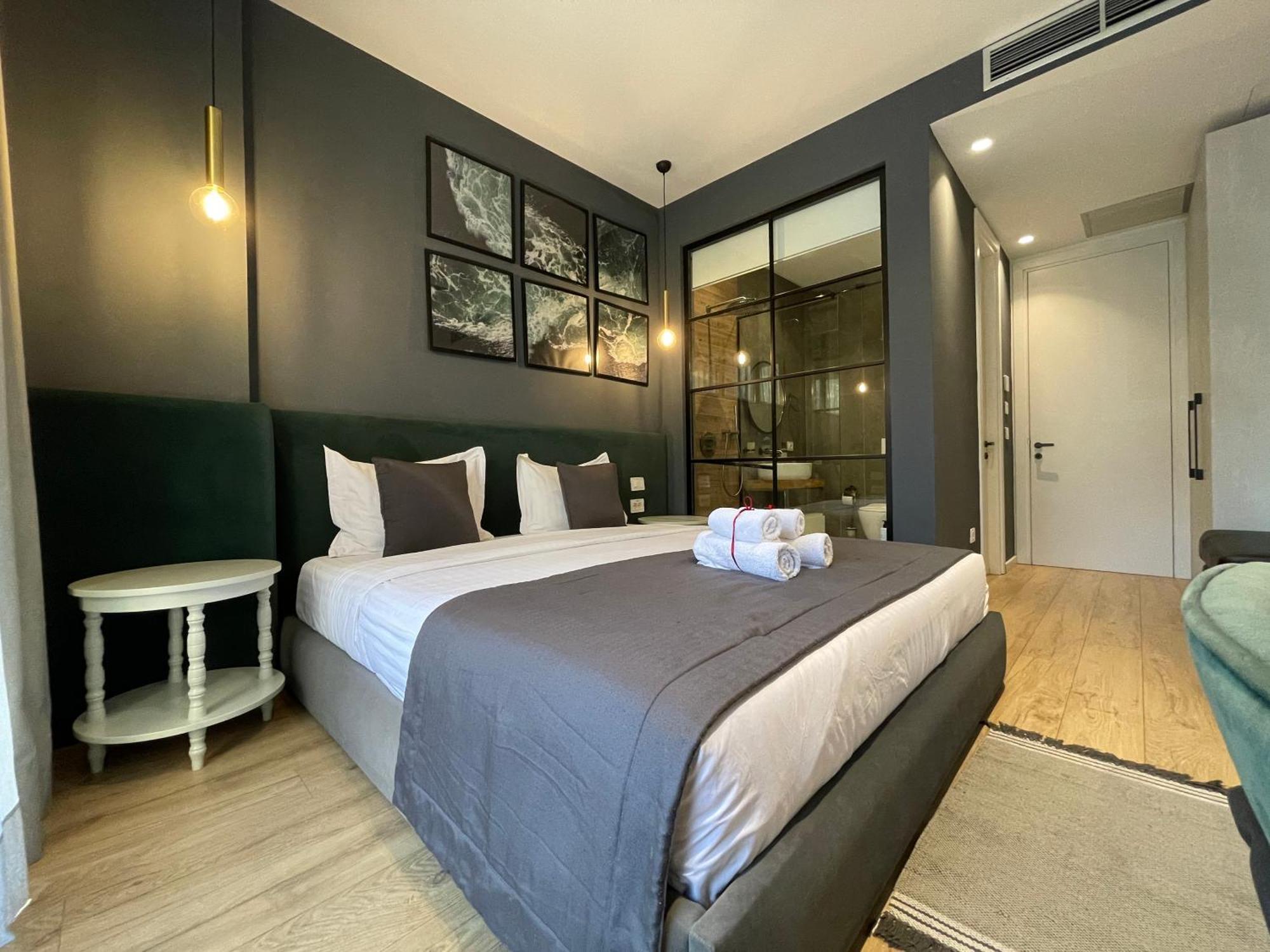 Retreat Aparthotel