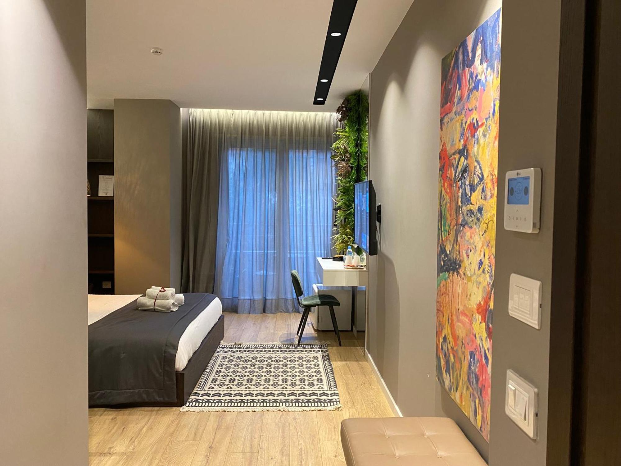 Retreat Aparthotel